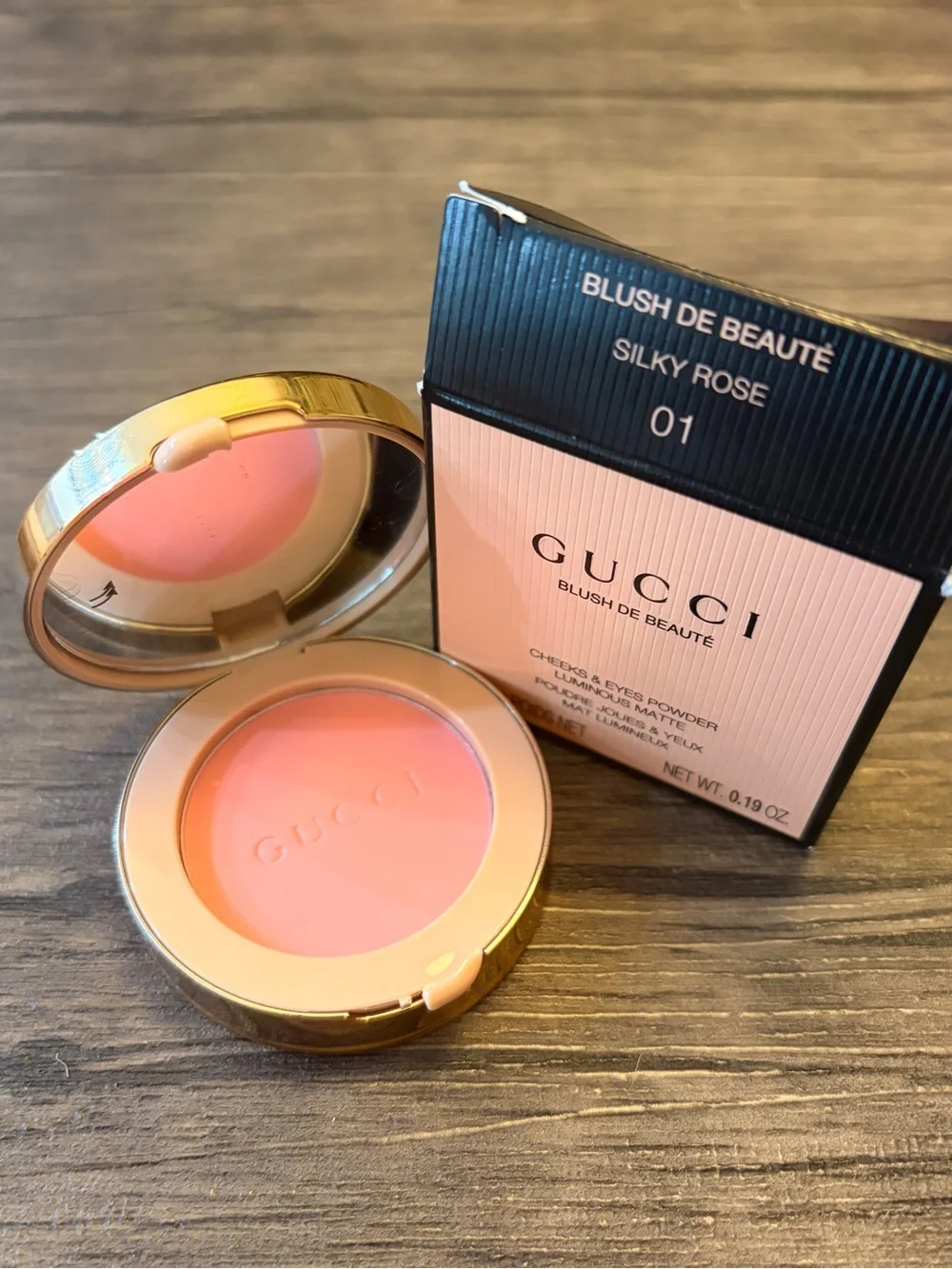 GUCCI BLUSH DE BEAUTÉ CHEEKS & EYES POWDER LUMINOUS MATTE- Silky Rose/01 - NIB